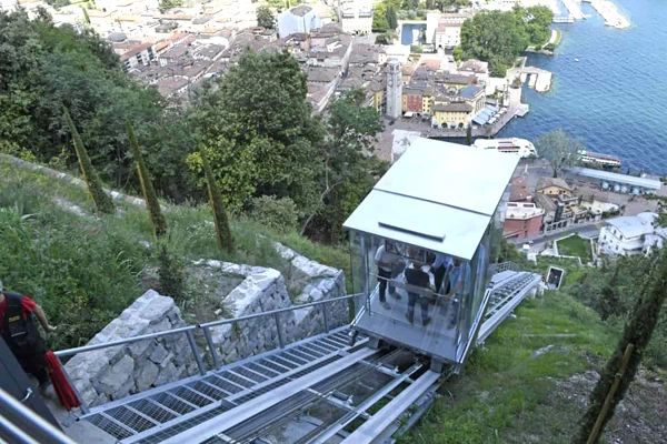 Yamaç ( Yatay ) Asansörü